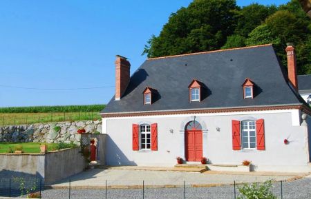 G&icirc;te n&deg;G114040 Labatmale - Pyr&eacute;n&eacute;es-Atlantiques - La maison Bial&eacute;, class&eacute;e b&acirc;ti de grand caract&egrave;re