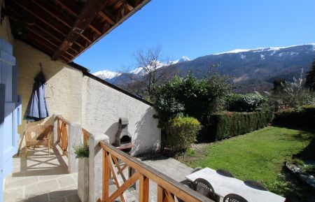 Vue du jardin (arrière de la maison) Gîte n°G112024 Laruns - Pyrénées-Atlantiques - Vue du jardin (arrière de la maison)