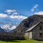 Grange de Trab&eacute;s avec le cirque de Gavarnie