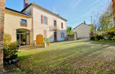 G&icirc;te n&deg;65G200411 Orleix - Hautes-Pyr&eacute;n&eacute;es - photo