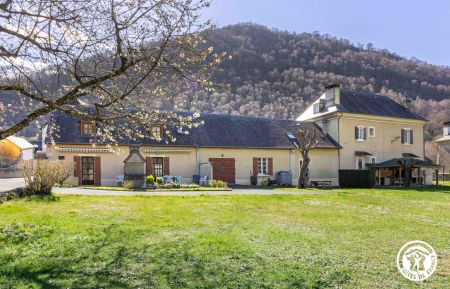 Grand espace de jeu Gîte n°65G321411 Geu - Hautes-Pyrénées - Grand espace de jeu