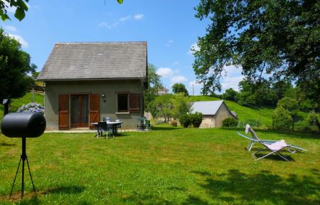 G&icirc;te n&deg;65G327511 Peyrouse - Hautes-Pyr&eacute;n&eacute;es - Barbecue pour repas convivial