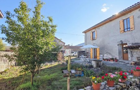 G&icirc;te n&deg;65G331711 Aventignan - Hautes-Pyr&eacute;n&eacute;es - photo